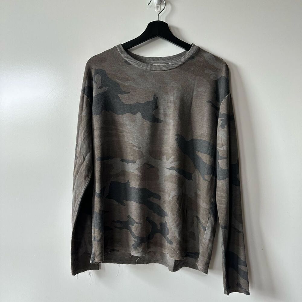 Gray Camo Long Sleeve Shirt by Dantelle size Medium